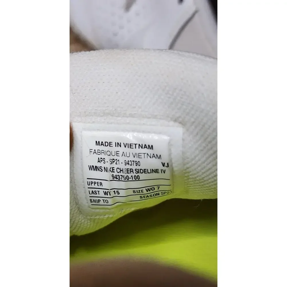 Nike Sideline IV Womens Size 7 White Cheerleading Shoes Low Top Athletic Sneaker